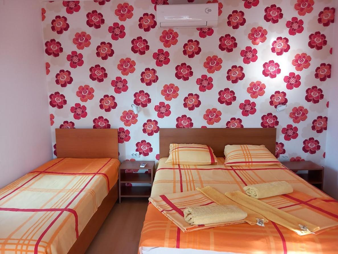Bolyarski Stan Guest House Великий Преслав Екстер'єр фото