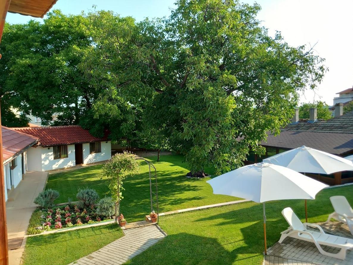 Bolyarski Stan Guest House Великий Преслав Екстер'єр фото